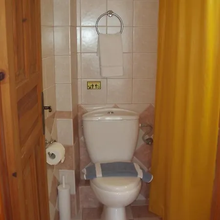 מלון דירות Skiathos Studios 3*