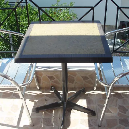 מלון דירות Skiathos Studios 3*