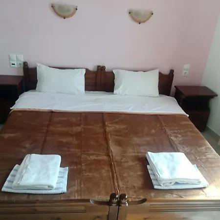 Skiathos Studios Aparthotel