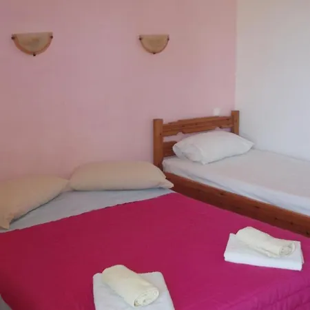 Skiathos Studios Lejlighedshotel 3*